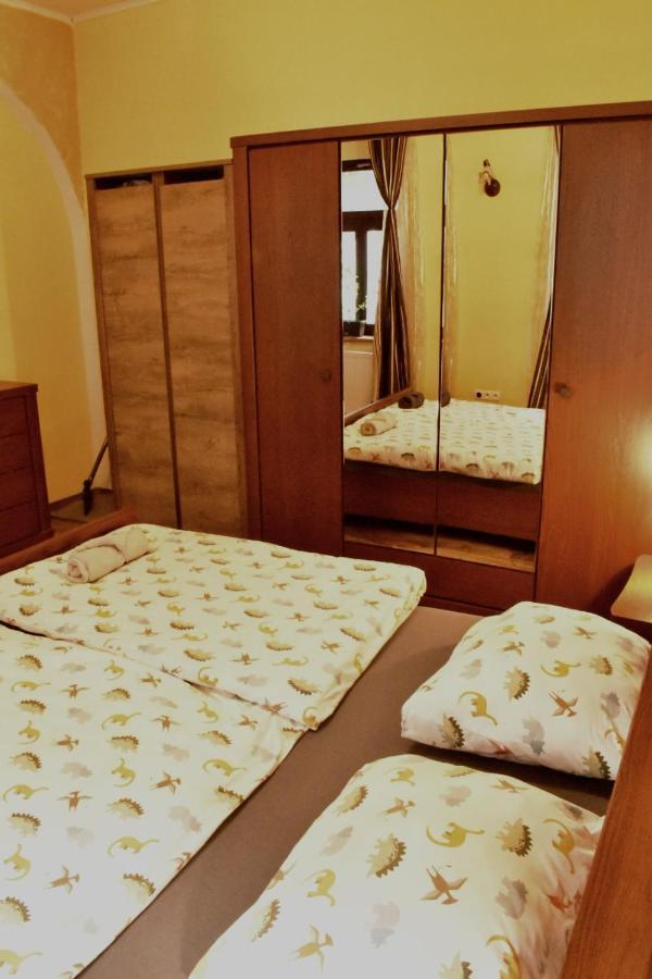 Old Town Bratislava 1Bdr Private Parking Apartment Luaran gambar