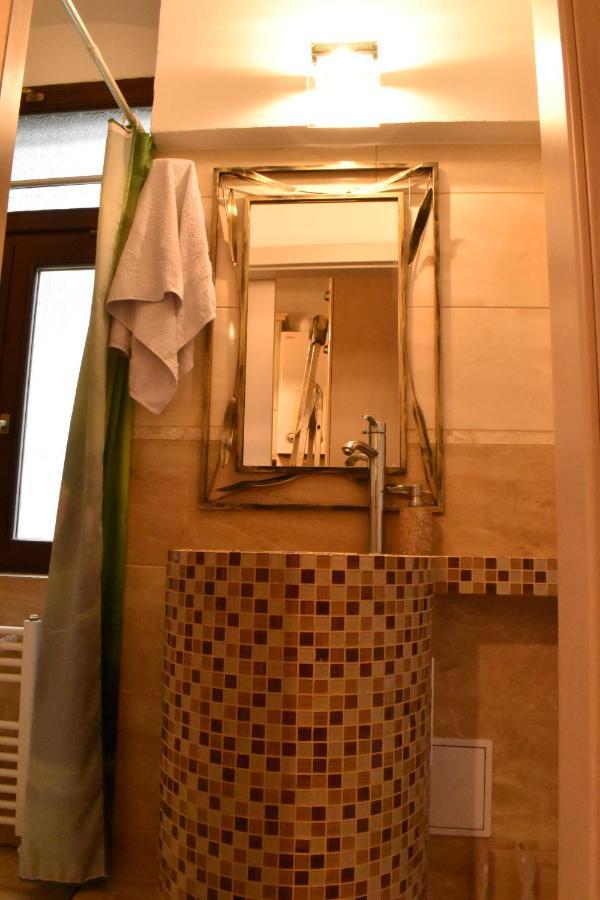 Old Town Bratislava 1Bdr Private Parking Apartment Luaran gambar